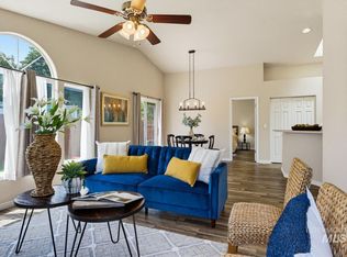 8243 W Pamela St, Garden City, ID 83714