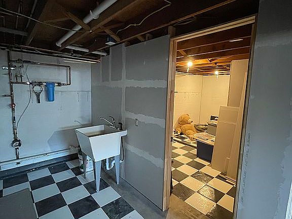 2nd image of 204 W Givens St