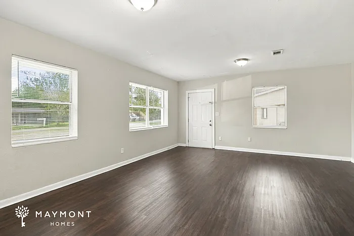 3 bed, 2.0 bath, 1378 sqft, $1,345 — Photo 3
