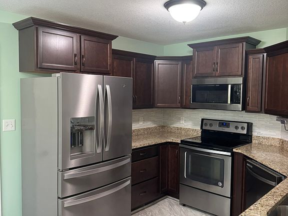 3rd image of 164 Hillview Way