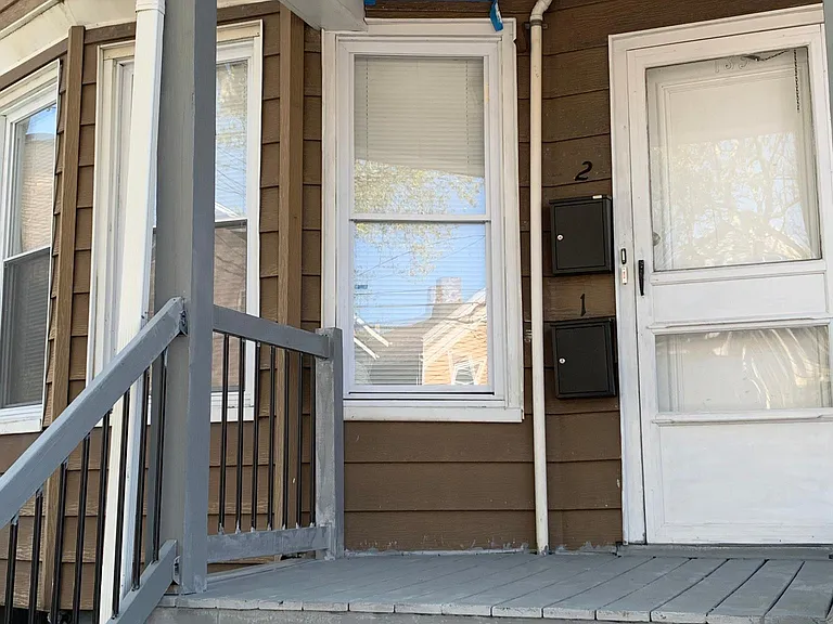 139 Boyd Ave #1F — Photo 4