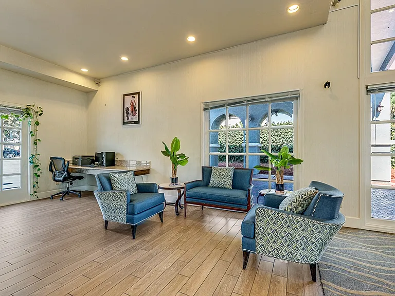 The Presidio Apartments — Photo 8