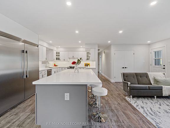 5th image of 3914 Rosemary Ln