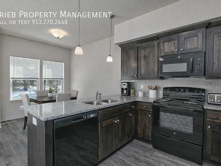 3229 N 103rd Pl #33 — Photo 7