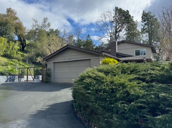 3 Bel Air Ct