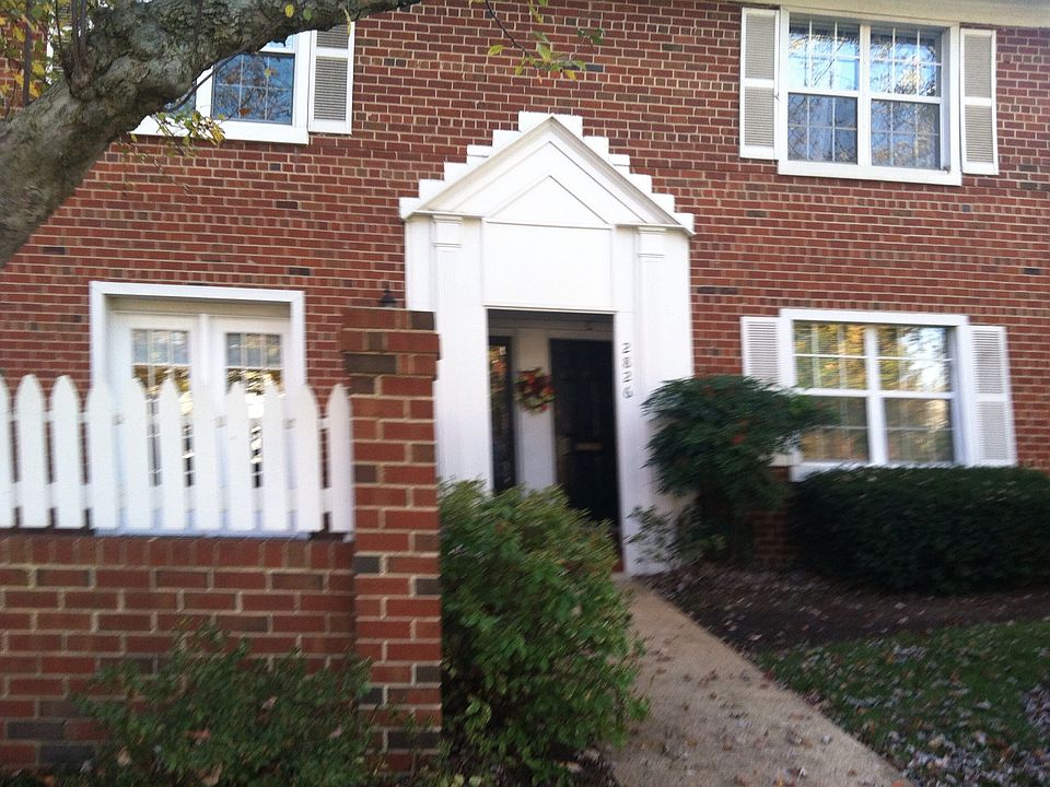 All brick end-unit
