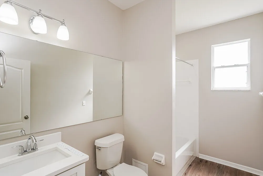 3 bed, 2.0 bath, 2038 sqft, $3,790 — Photo 3