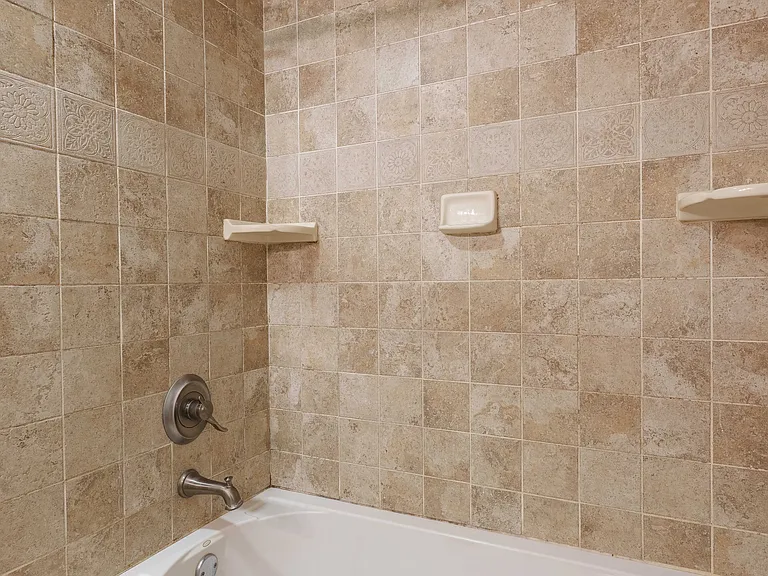 325 Bayless Ave — Photo 17