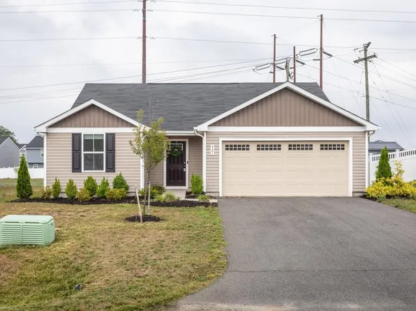 921 Macon Ave, Grottoes, VA 24441