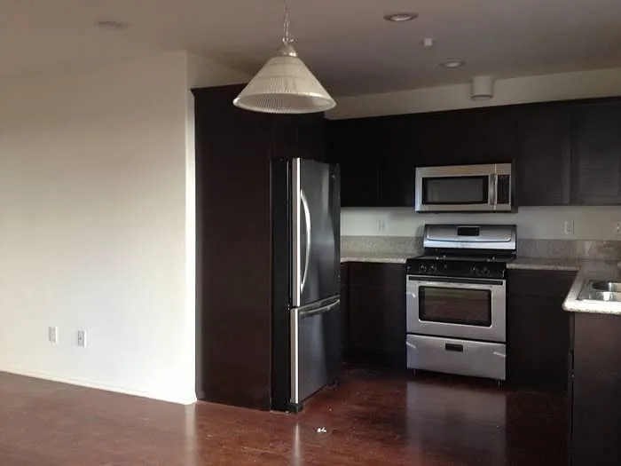 1230 W 36th St — Photo 2