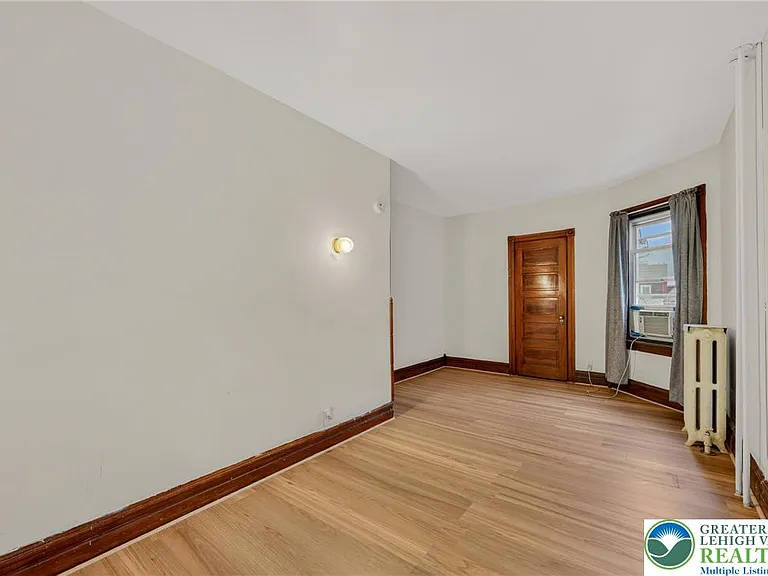 626 N 11th St — Photo 25