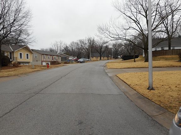5th image of 6200 E 110th Ter