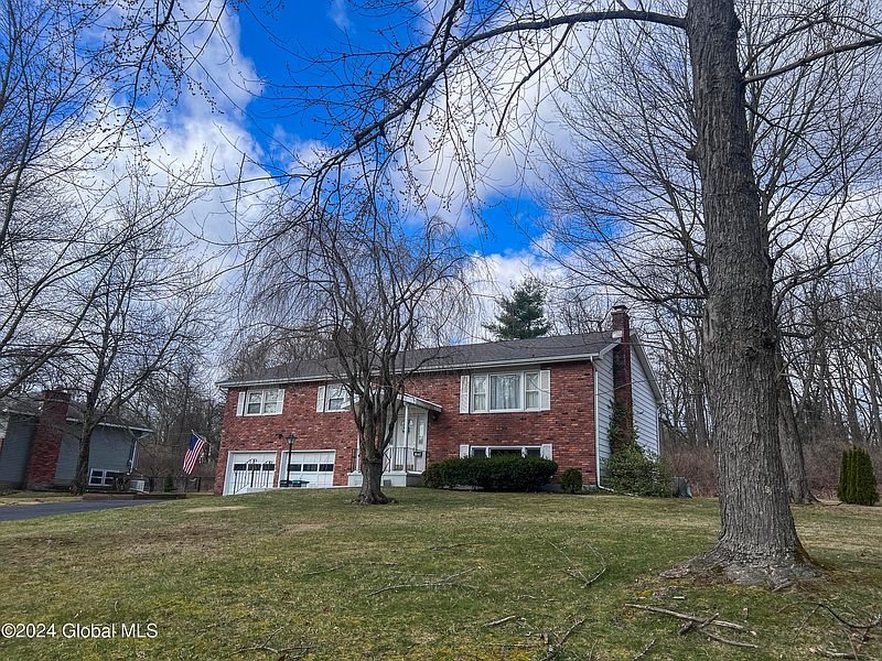 2nd image of 1119 Rosehill Boulevard