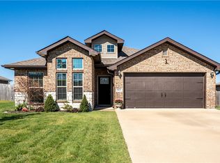 812 NW 63rd Ave, Bentonville, AR 72713