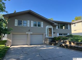 9253 Ruggles St, Omaha, NE 68134