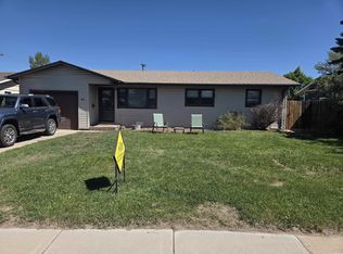 907 Sanders Dr, Laramie, WY 82070