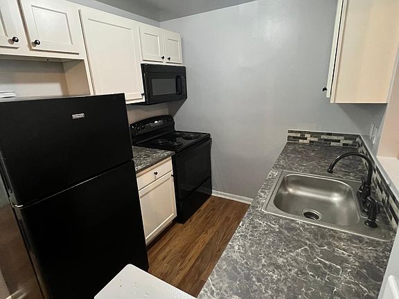 4th image of 1261 Parkway Ave APT 34
