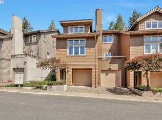 10215 NW Village Heights Dr, Portland, OR 97229