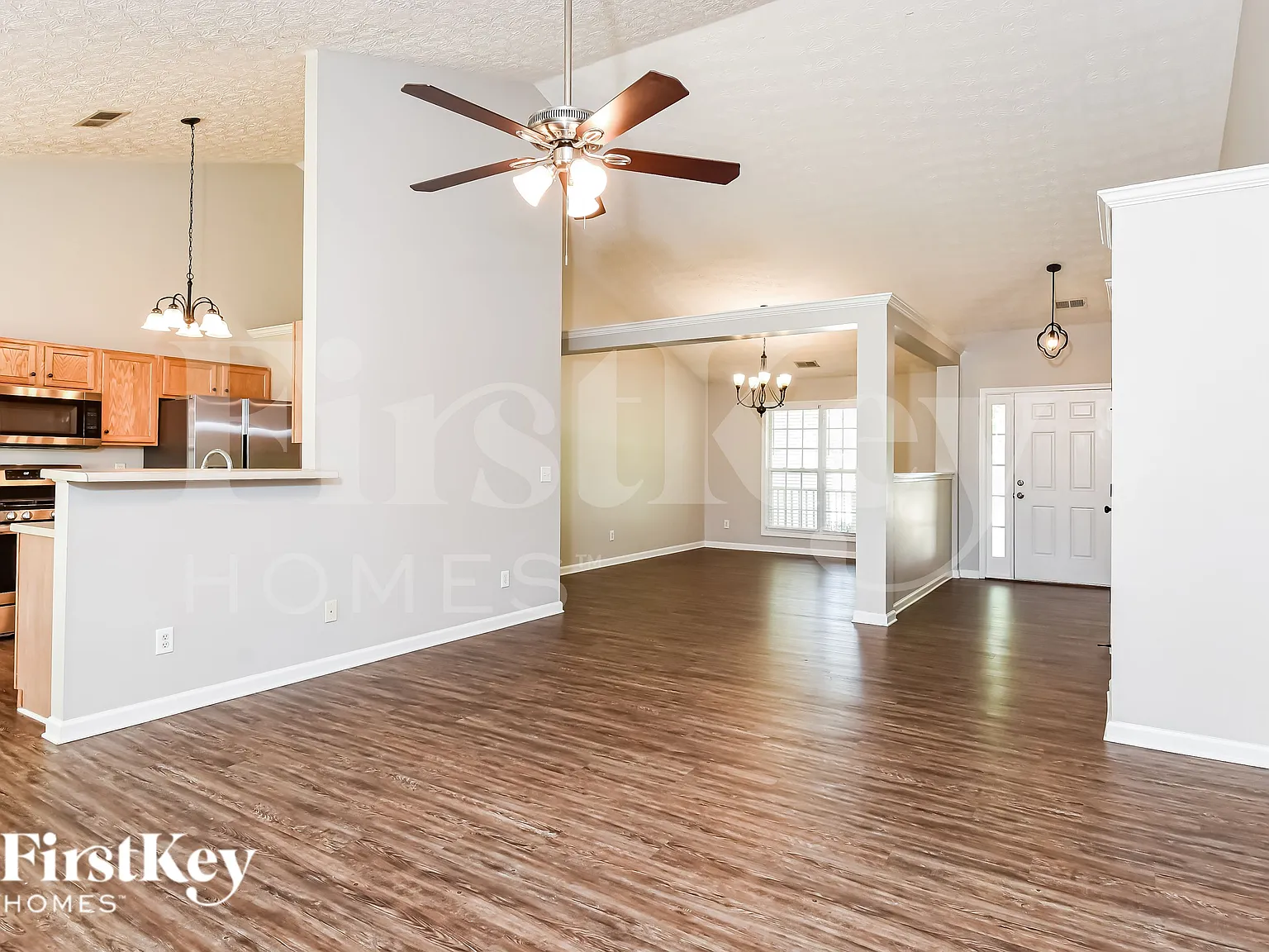 4 bed, 3.0 bath, 2700 sqft, $2,650 — Photo 3