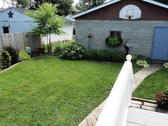 2nd image of 833 Merkle Ave