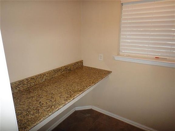 3rd image of 2503 Foxcroft Cir