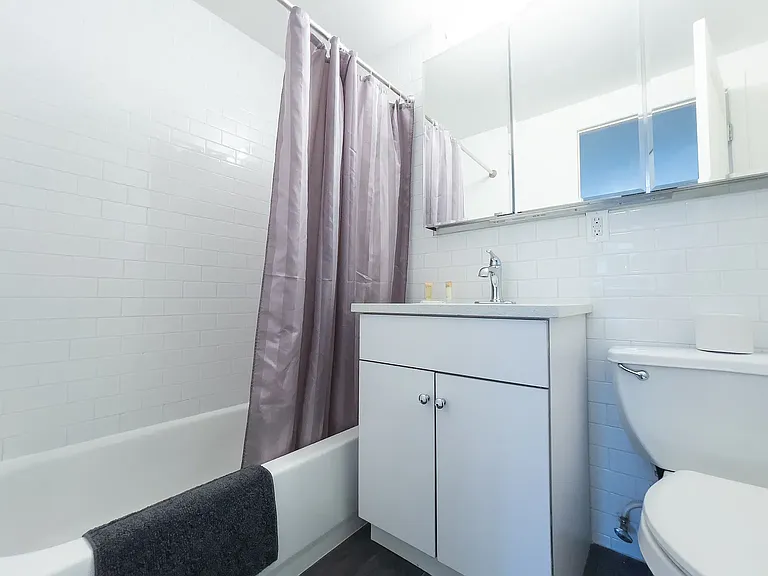 614 10th Ave #5E — Photo 3