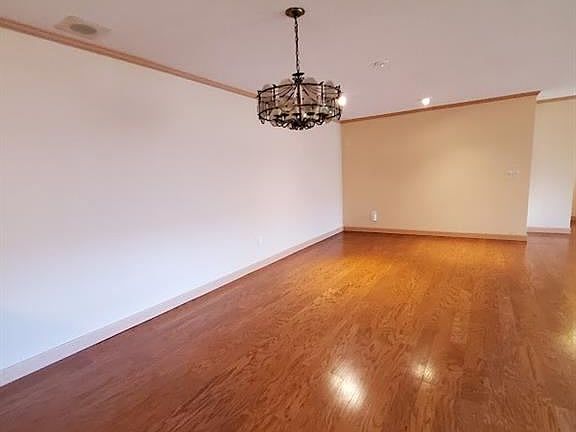 4th image of 222 Duxbury Ct