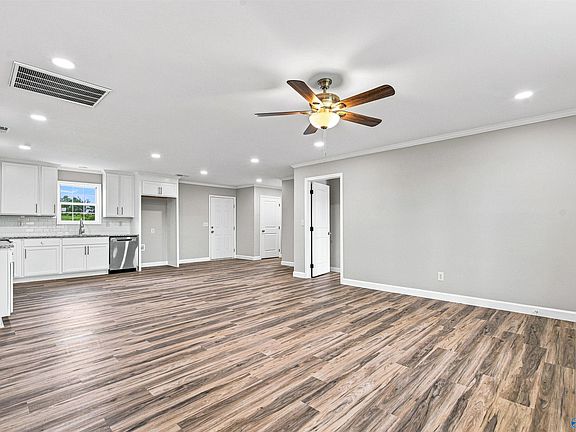 4th image of 9241 Stanford Rd