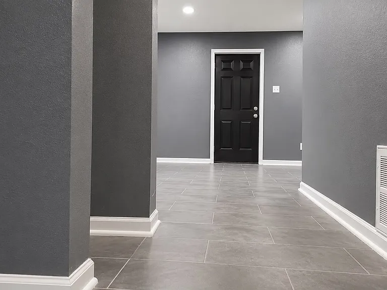 2889 Montague Ave — Photo 5