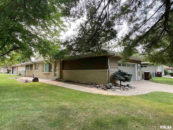 2nd image of 1708 W Gaylord Ave