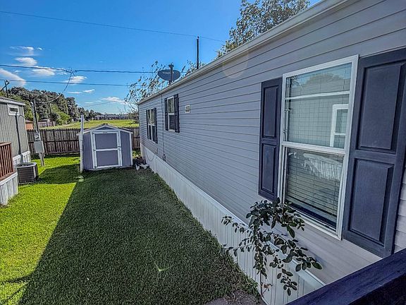 3rd image of 2400 Ruby St Trailer 46