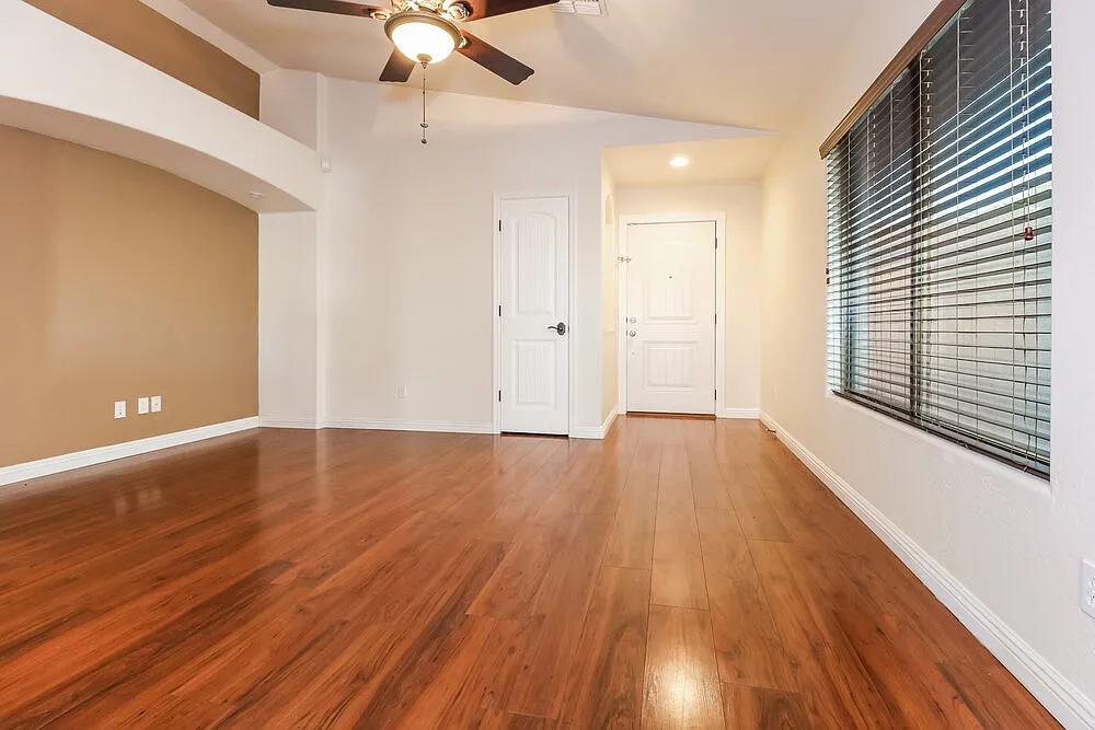 3 bed, 2.0 bath, 1145 sqft, $2,015 — Photo 4