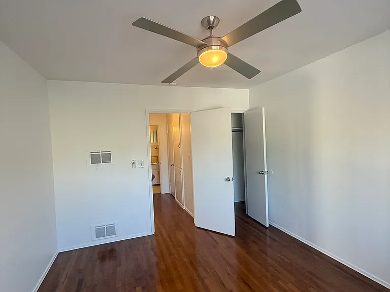 2640 Saint George St #11 — Photo 19