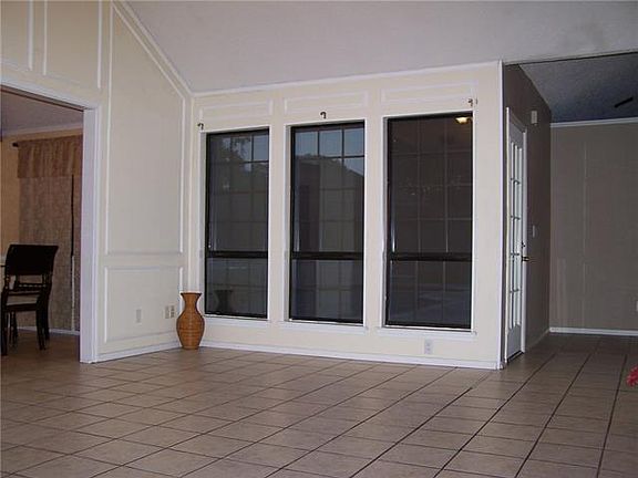 4th image of 3405 Horseshoe Dr