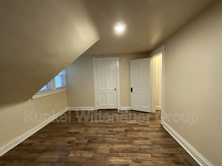 720 E D St — Photo 23