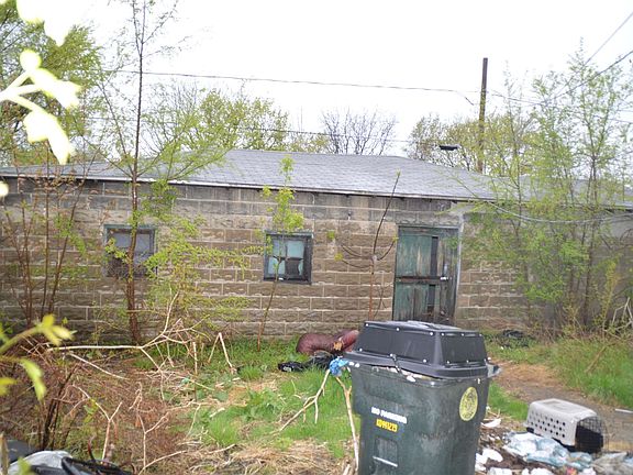3rd image of 317 Birdsell St