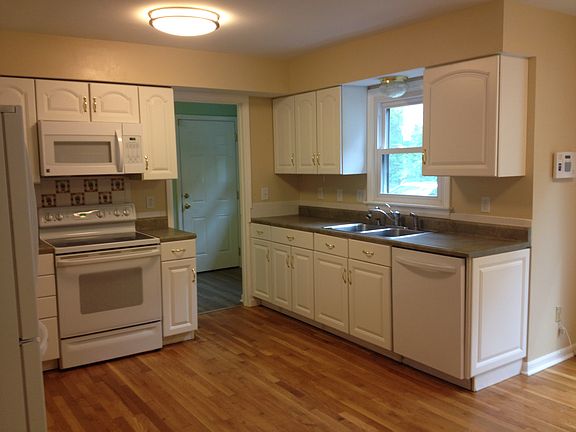 4th image of 5595 Dove Ln