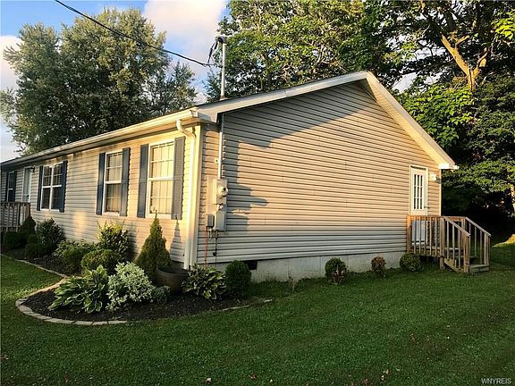 3rd image of 10637 Elm St