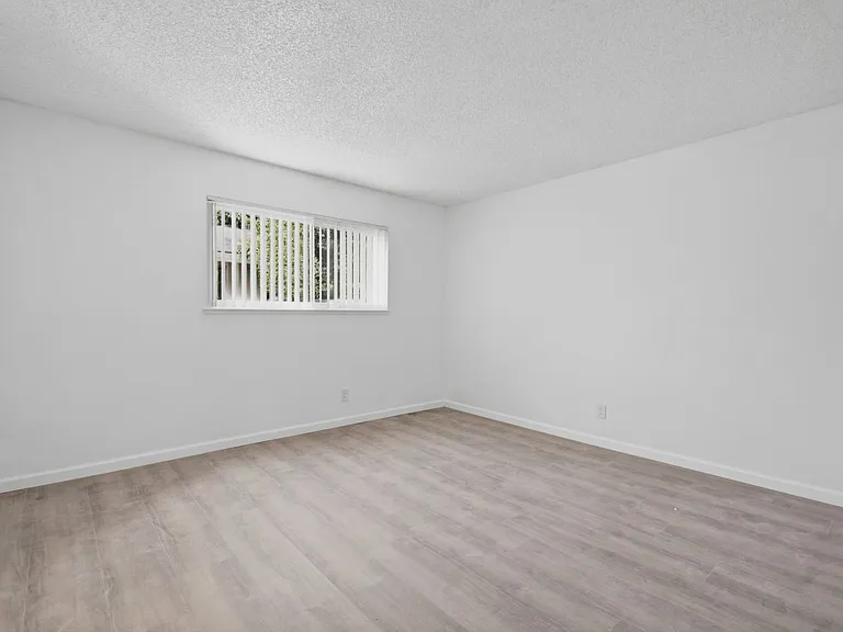 1421 Drake Drive — Photo 9
