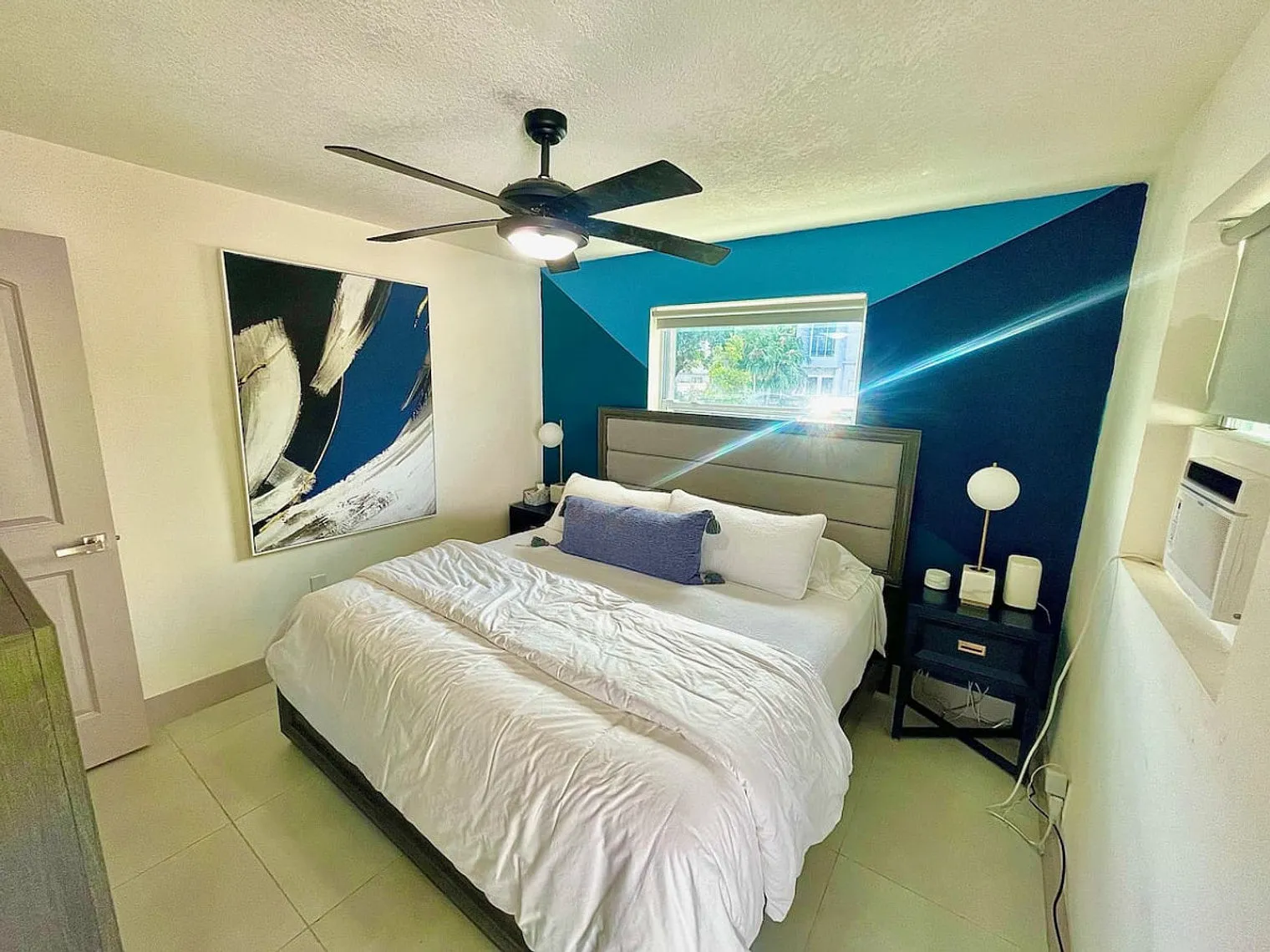 1 bed, 1.0 bath, 807 sqft, $3,157 — Photo 3