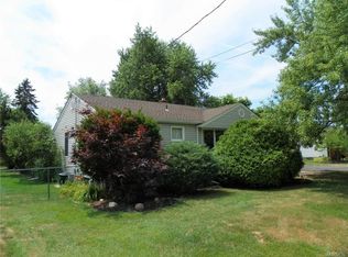 2960 Pearce Rd, North Tonawanda, NY 14120