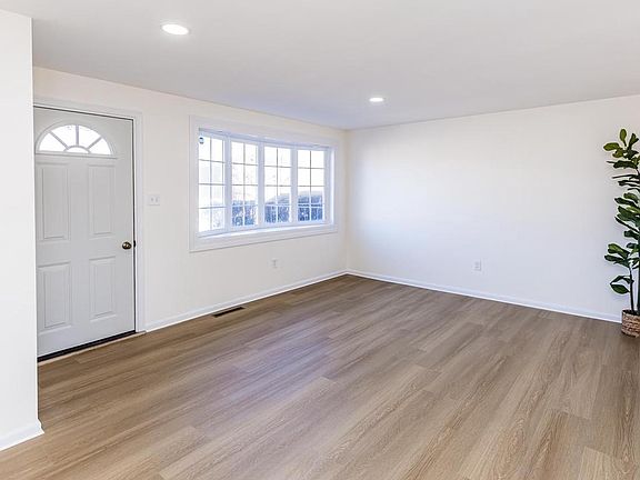 4th image of 1117 Circle Dr