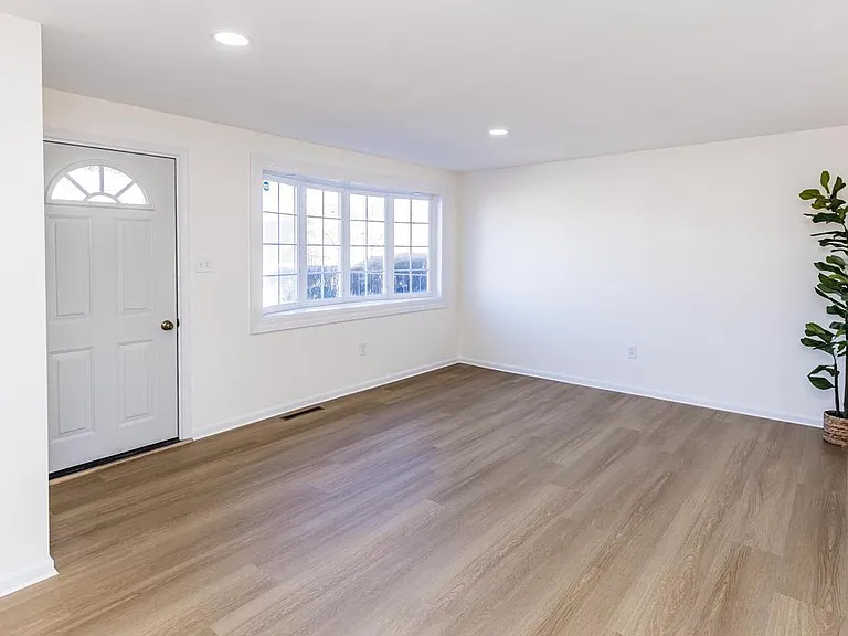 1117 Circle Dr — Photo 4
