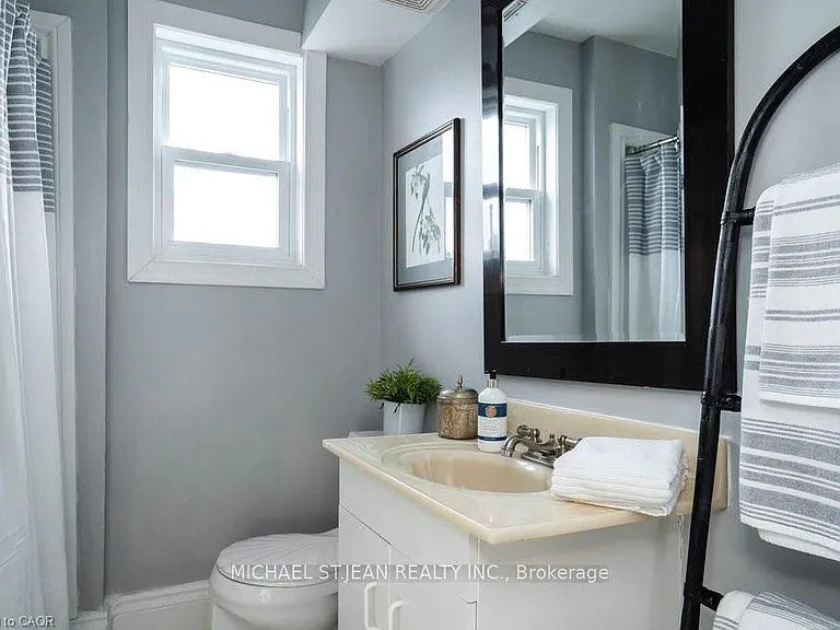 638 Concession St #2 — Photo 20