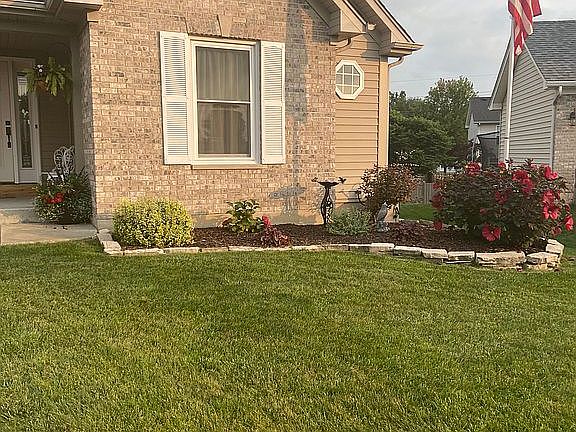 2nd image of 436 Kensington Ct