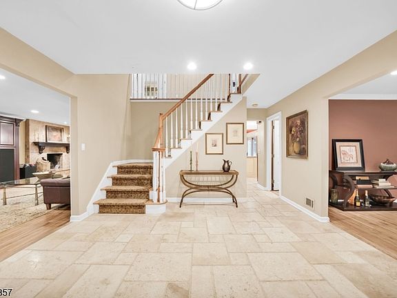 2nd image of 23 Brittany Rd