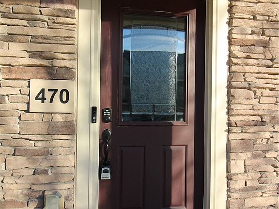 3rd image of 470 Fairmont Dr