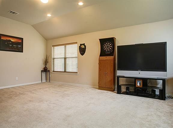 3rd image of 1222 Angelina Dr