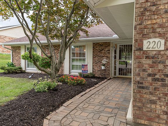 2nd image of 220 Evergreen Dr