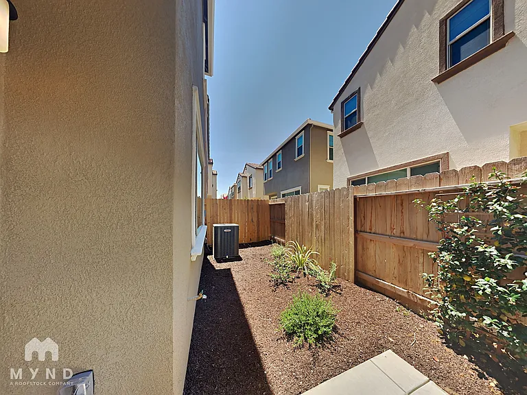 10554 Trill Way — Photo 17